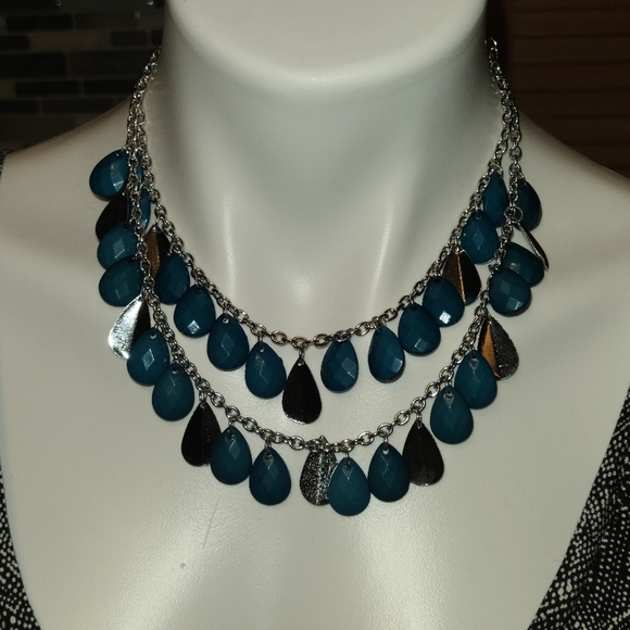 paparazzi Jewelry - Paparazzi necklace and earing set. NWT